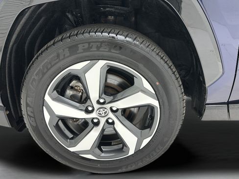 Used 2024 Toyota RAV4 SE w/ Weather & Moonroof Package AWD/4WD image 8
