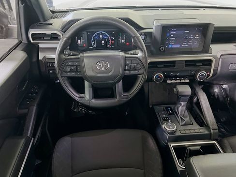 Certified 2025 Toyota Tacoma SR5 AWD/4WD image 20