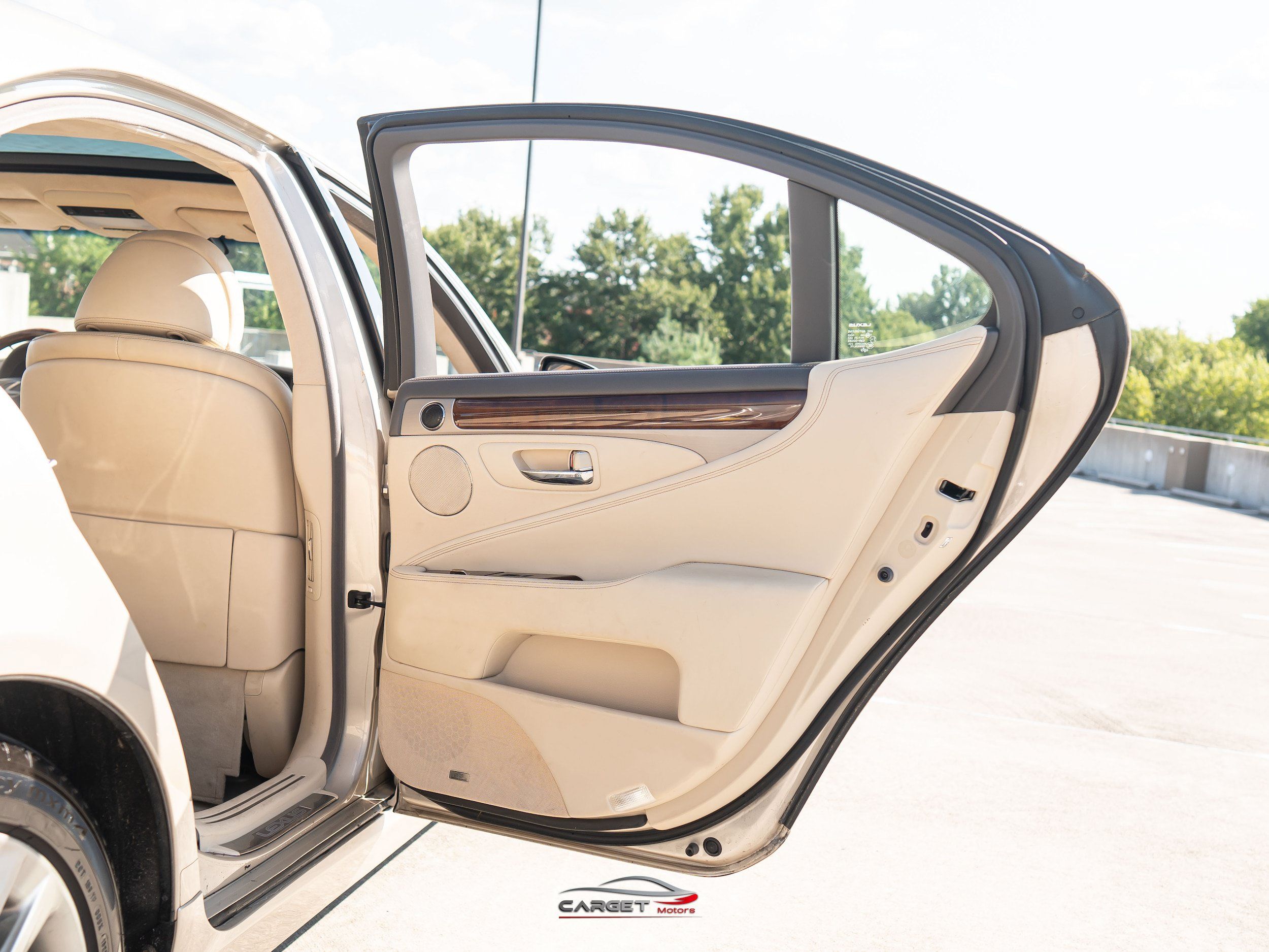 Used 2015 Lexus LS 460 AWD w/ Comfort Package image 42