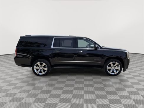 Used 2020 GMC Yukon XL Denali w/ Denali Ultimate Package AWD/4WD image 8