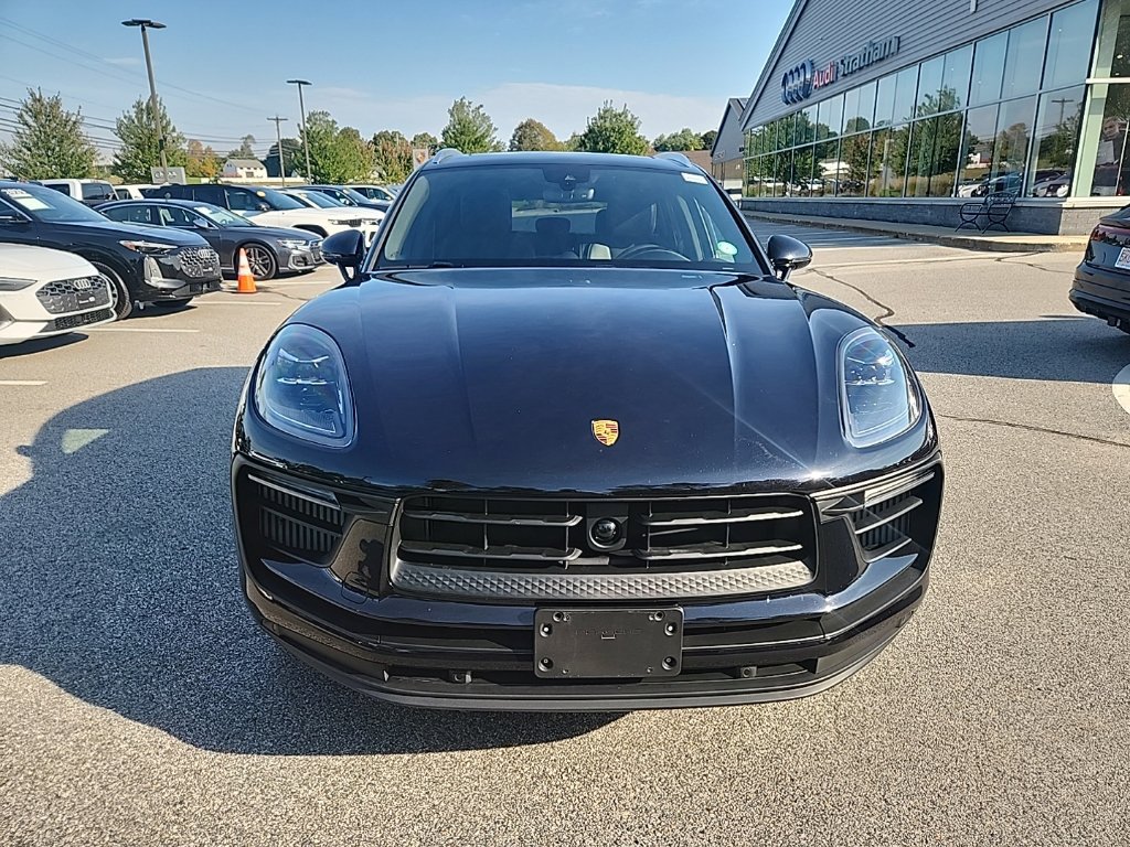 Used 2025 Porsche Macan S AWD/4WD image 2