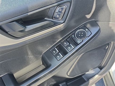 Used 2022 Ford Escape SE image 13