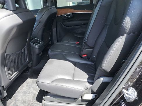 Used 2022 Volvo XC90 T6 Momentum w/ Climate Package image 23