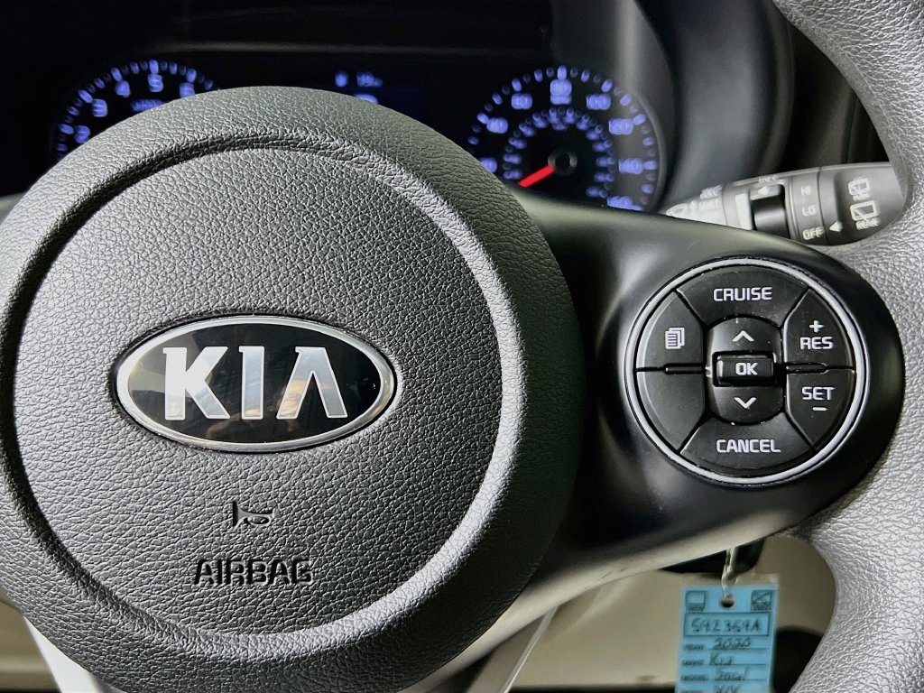 Used 2020 Kia Soul LX FWD image 16
