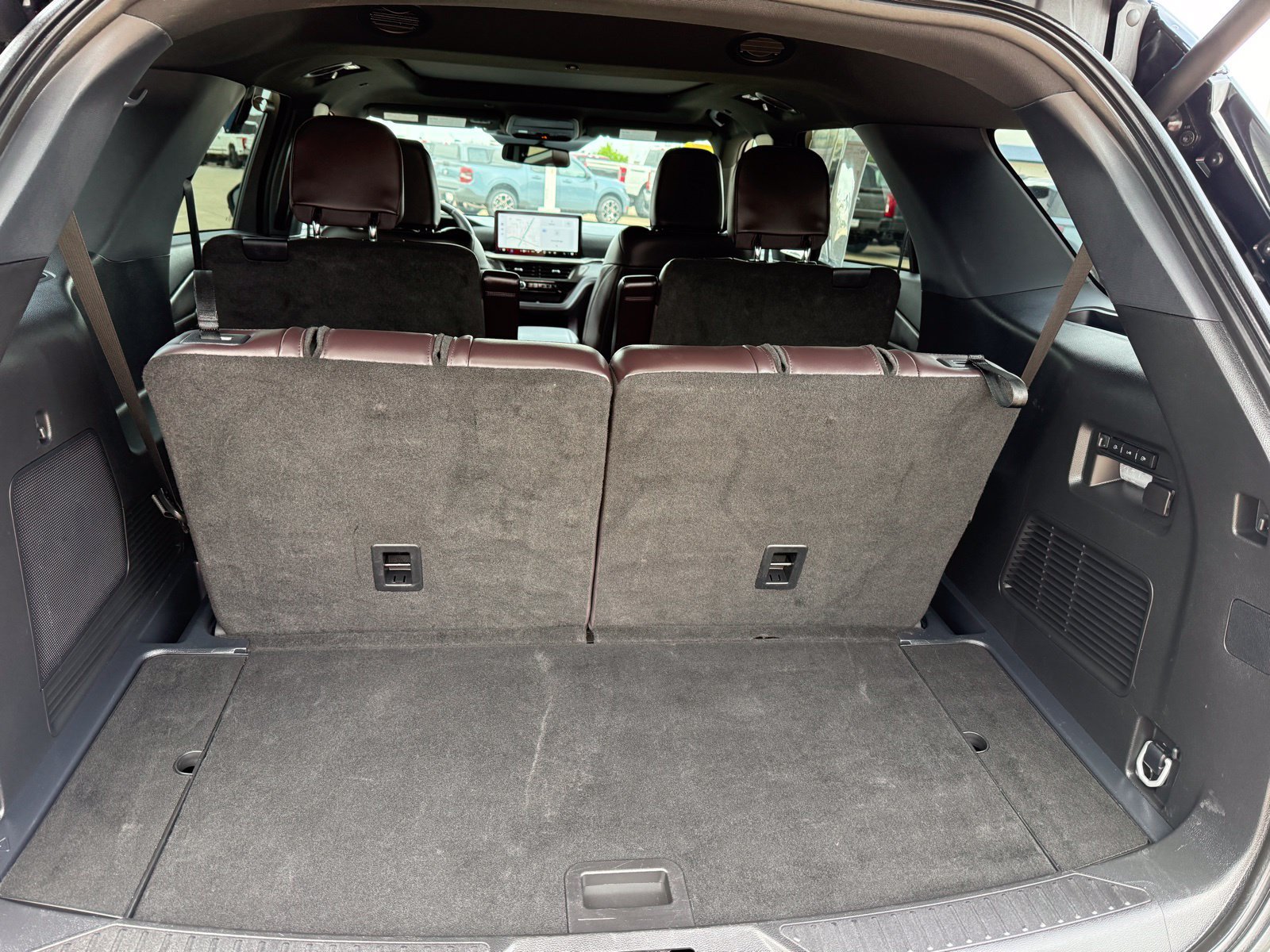 Certified 2025 Ford Explorer Platinum w/ LUX Leather Package AWD/4WD image 21