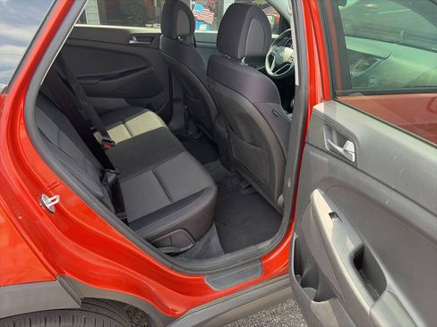 Used 2016 Hyundai Tucson SE w/ Option Group 02 FWD image 8