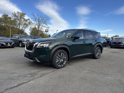 New 2025 Nissan Pathfinder SL