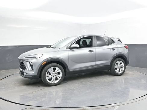 Used 2025 Buick Encore GX Preferred AWD/4WD image 9
