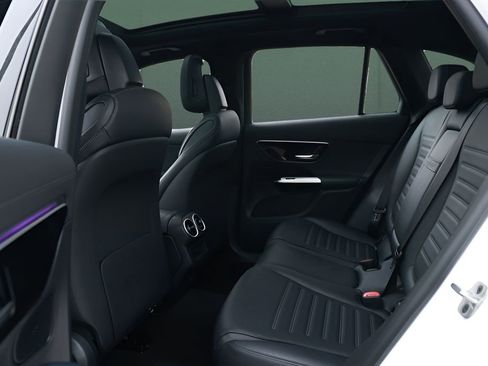 Used 2025 Mercedes-Benz GLC 43 AMG 4MATIC image 12