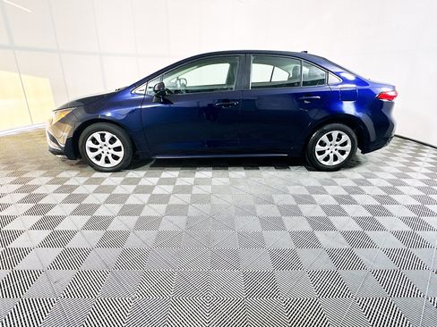 Used 2023 Toyota Corolla LE FWD image 6