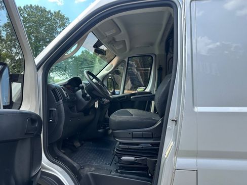 Used 2021 RAM ProMaster 2500 FWD image 9