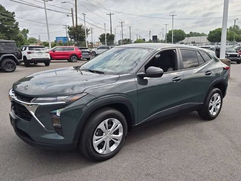 Used 2025 Chevrolet Trax LS FWD image 7