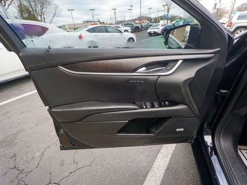 Used 2018 Cadillac XTS Luxury image 16