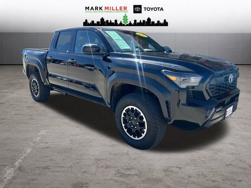 Used 2025 Toyota Tacoma TRD Off-Road AWD/4WD image 8