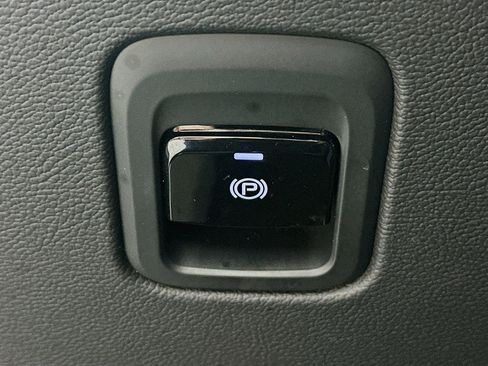 Used 2024 Maserati Grecale GT image 16