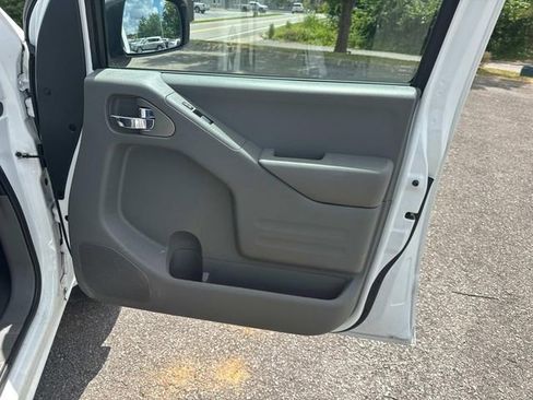 Used 2019 Nissan Frontier SV RWD image 23