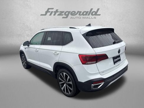 Used 2024 Volkswagen Taos SE FWD image 10