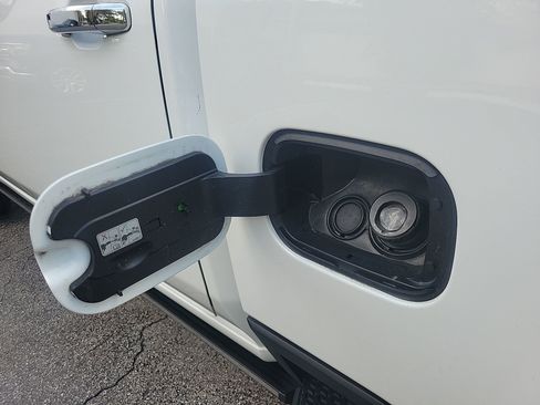 Used 2024 GMC Sierra 3500 Denali w/ Denali Reserve Package image 20