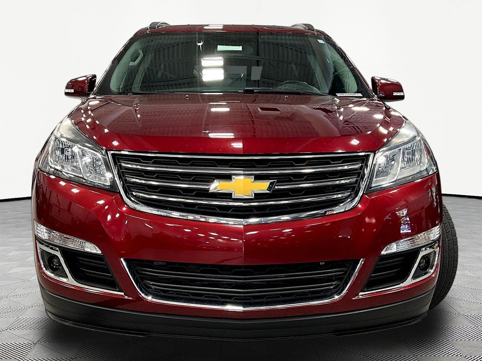 Used 2017 Chevrolet Traverse LT FWD image 2