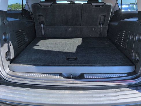 Used 2018 Chevrolet Suburban LT AWD/4WD image 24