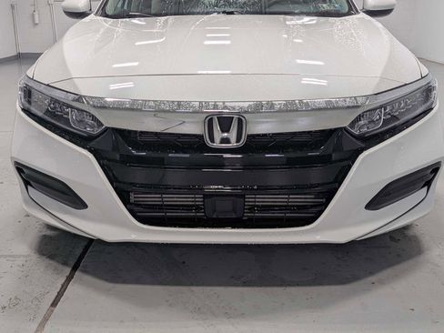 Used 2018 Honda Accord LX image 2