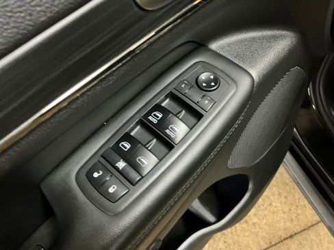 Used 2019 Jeep Grand Cherokee Limited X image 12