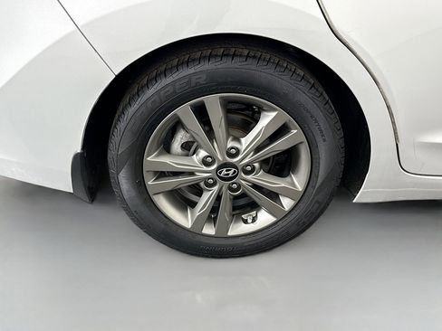 Used 2018 Hyundai Elantra SEL image 32