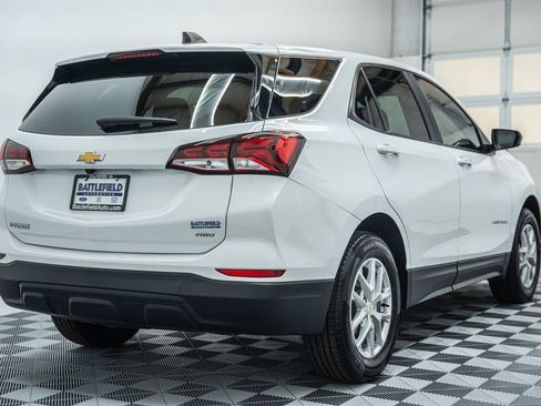 Used 2022 Chevrolet Equinox LS w/ LS Convenience Package image 4