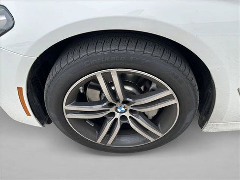 Used 2023 BMW 530i xDrive w/ Premium Package AWD/4WD image 9