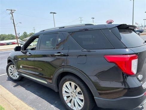 Used 2022 Ford Explorer King Ranch w/ Technology Package RWD image 6