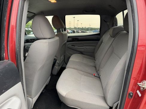 Used 2014 Toyota Tacoma PreRunner w/ Convenience Package RWD image 11