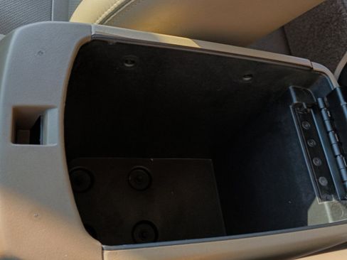 Used 2005 Ford Escape Limited image 30