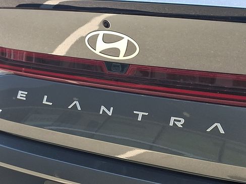 New 2026 Hyundai Elantra SEL Sport FWD image 11
