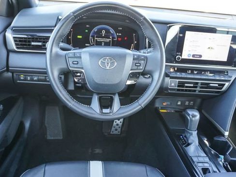 Used 2025 Toyota Camry SE FWD image 16