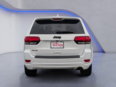 Used 2019 Jeep Grand Cherokee Altitude AWD/4WD image 8