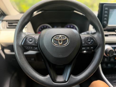 Used 2019 Toyota RAV4 XLE w/ Convenience Package FWD image 27
