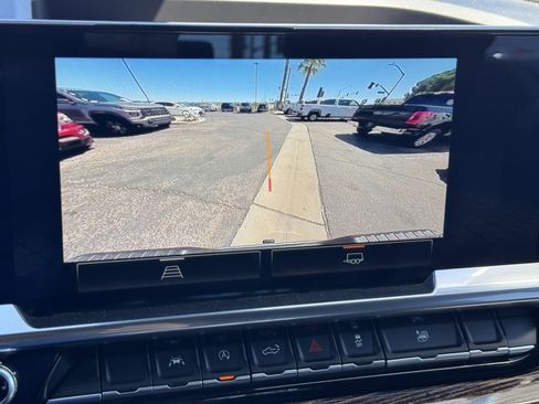 Used 2024 GMC Sierra 1500 SLE RWD image 17