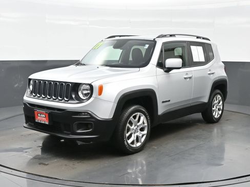 Used 2017 Jeep Renegade Latitude w/ Cold Weather Group AWD/4WD image 2