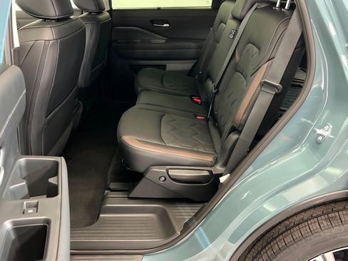 New 2026 Nissan Pathfinder Platinum AWD/4WD image 21