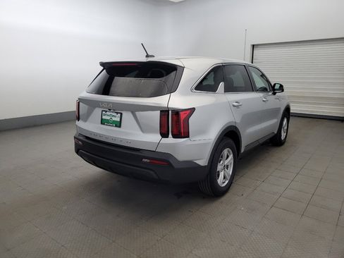 Used 2022 Kia Sorento LX image 9