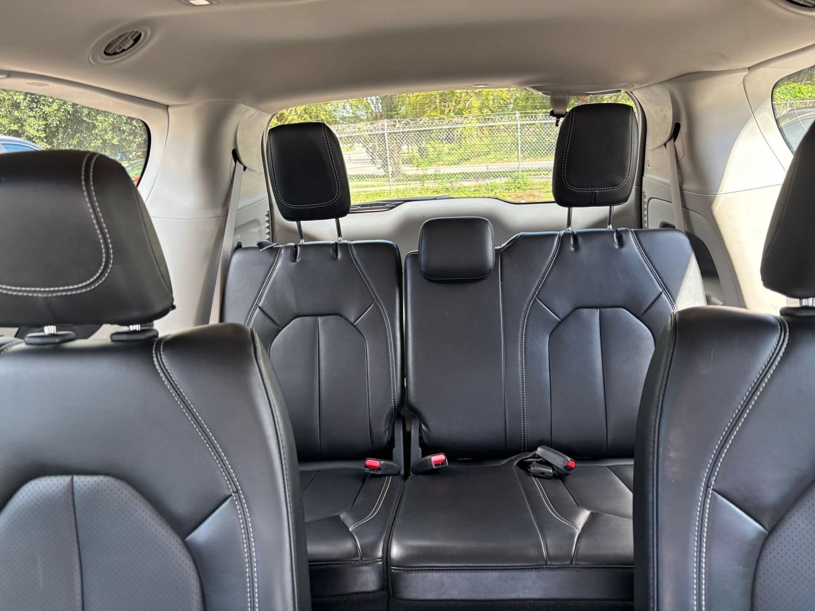 Used 2024 Chrysler Pacifica Touring-L FWD image 30