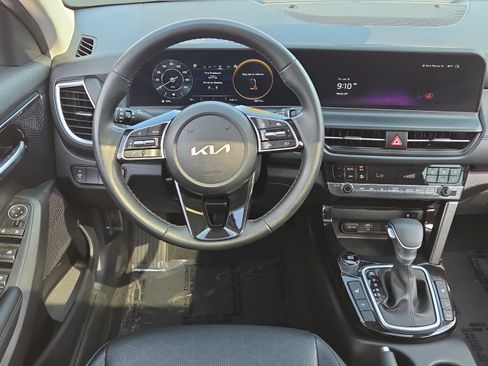 Used 2025 Kia Seltos EX w/ EX Sunroof Package FWD image 12