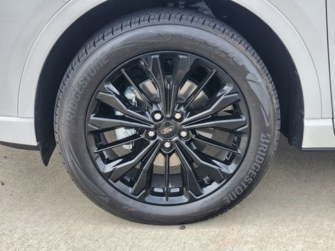 Used 2025 Ford Escape ST-Line Elite w/ Premium Technology Package image 10