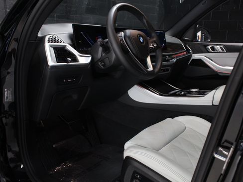 Used 2024 BMW X5 sDrive40i w/ Premium Package RWD image 31