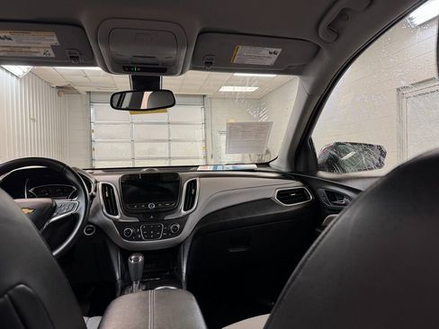 Used 2020 Chevrolet Equinox Premier image 24