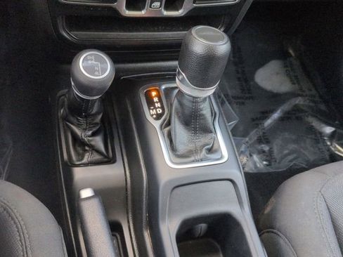 Used 2023 Jeep Gladiator Sport AWD/4WD image 24