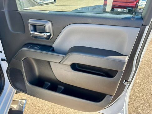 Used 2018 Chevrolet Silverado 1500 Custom w/ Custom Value Package image 10