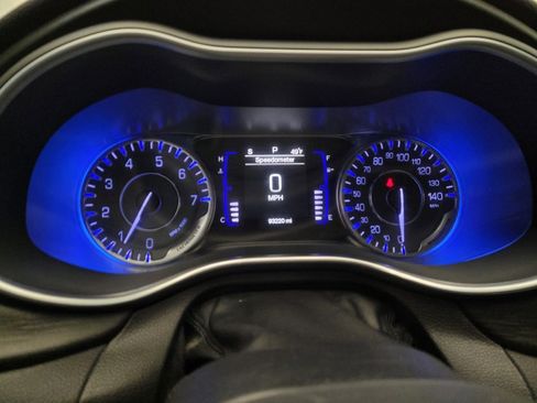 Used 2015 Chrysler 200 Limited w/ Convenience Group image 23