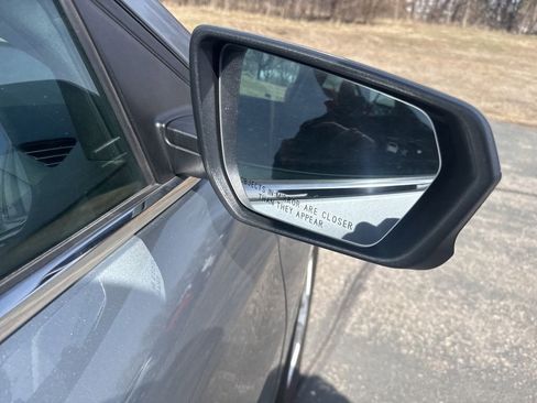 Used 2024 Chevrolet Equinox LT image 8