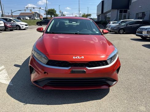 Used 2022 Kia Forte LXS FWD image 2